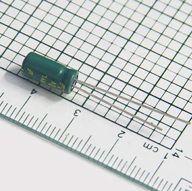 绿宝石直插电解电容_直插电解电容5*1110uF 50V型号